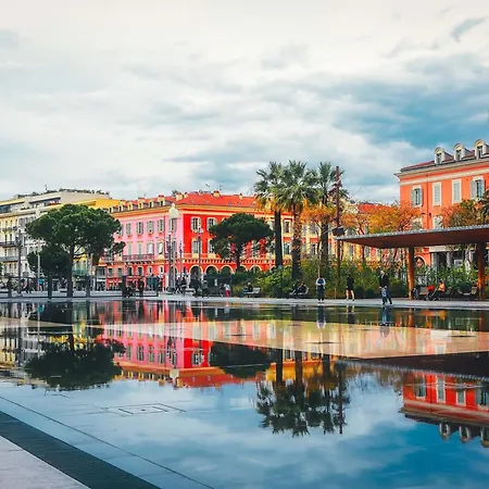 Riviera - Cote D'azur - Old Town - Promenade Des Anglais * Nizza